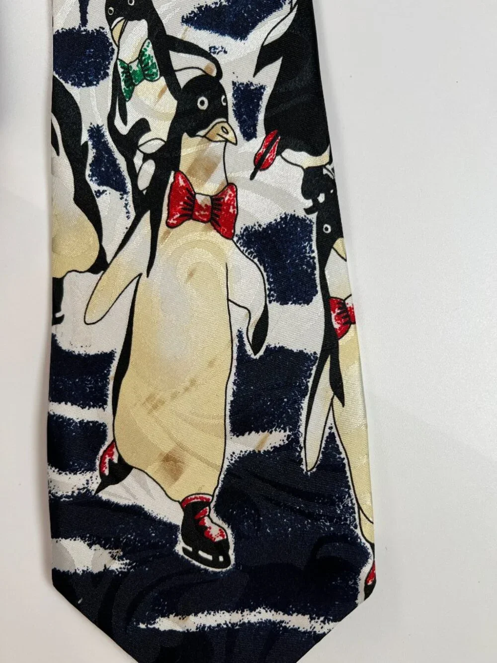 Vintage Fratello Skating Penguins Graphic Novelty Christmas Necktie 59